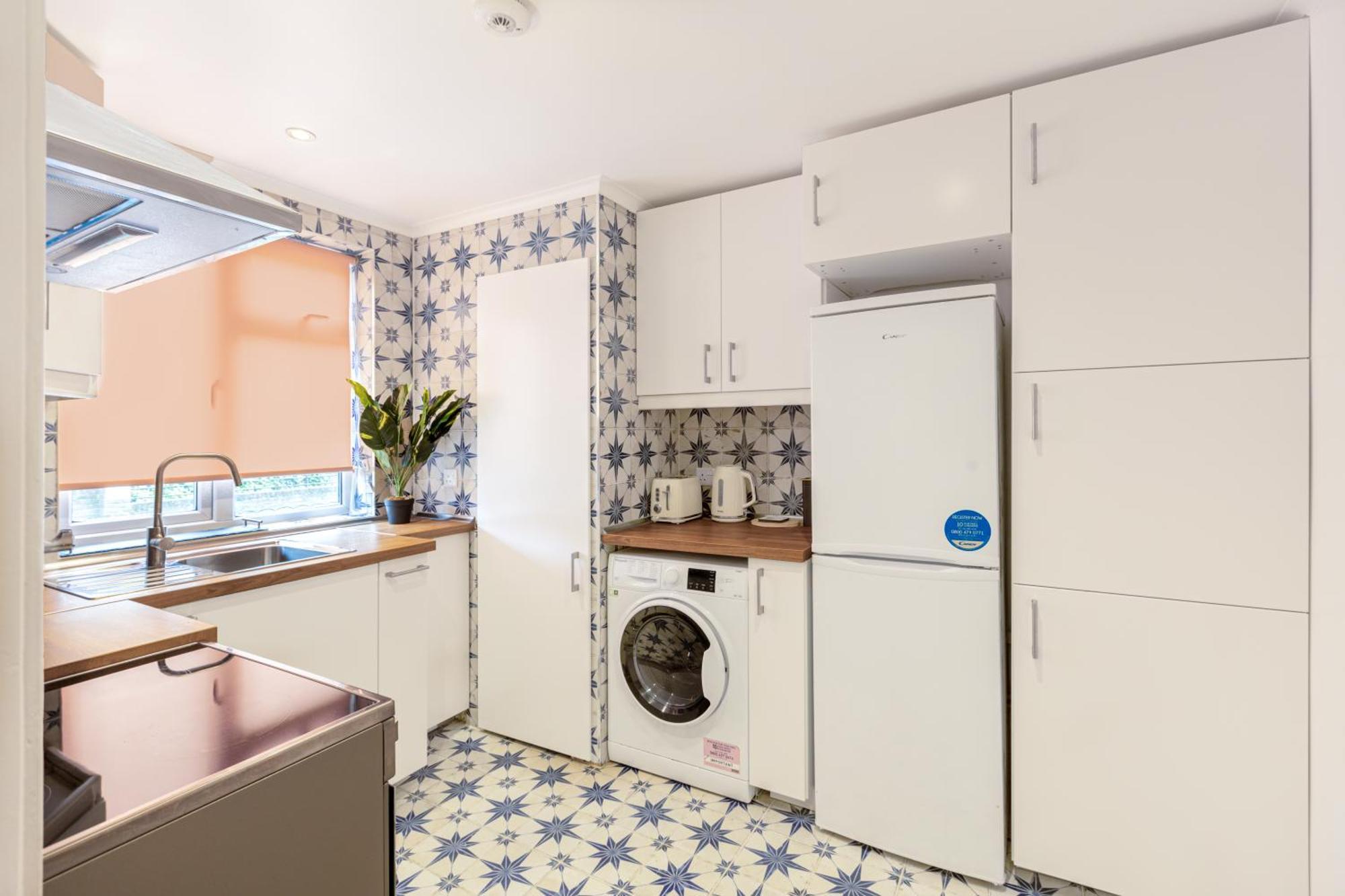 Renovated 2-storey 2br Wgarden Near Angel St Londra
